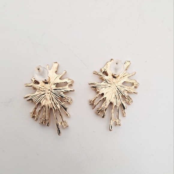💖 2/$30 Gold tone Fireworks small rhinestone stud party sparkly light earrings - Picture 14 of 16
